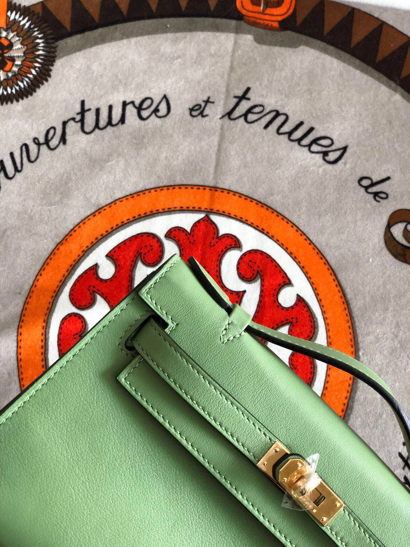 에르메스 미니 켈리백22 아보카도그린 금장 스위프트